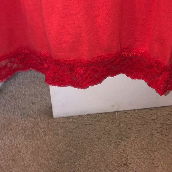 Coral with lace bottom and slits on sides 🐙 - Picture 2 of 4